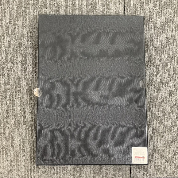 OfficeMax Ipad Case with Pen Set Silver Black Pebble Snap Closure 10" X 8" New - Picture 8 of 10